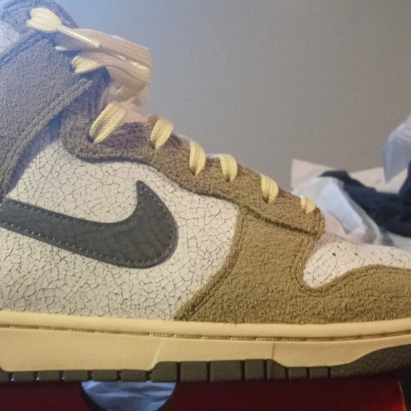 Nike Dunks - Picture 3 of 4